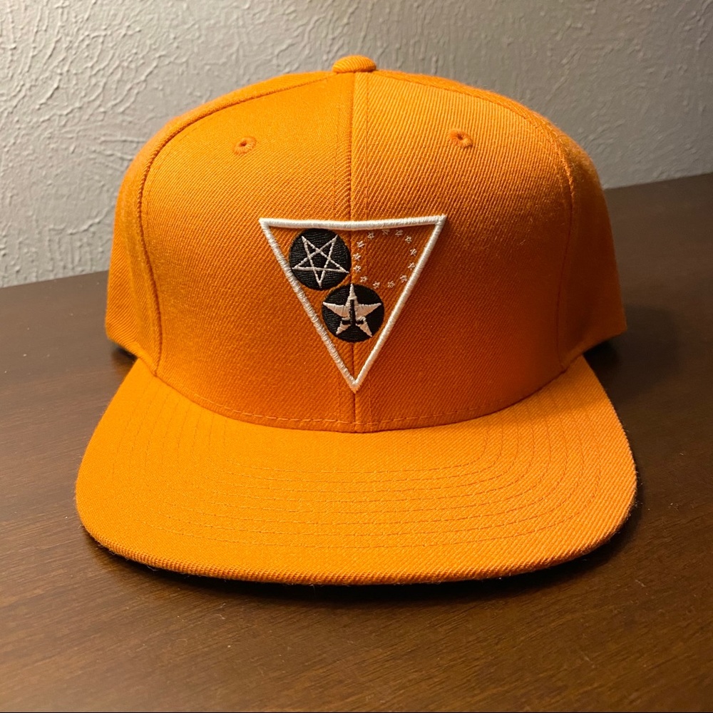 Black Scale Hat